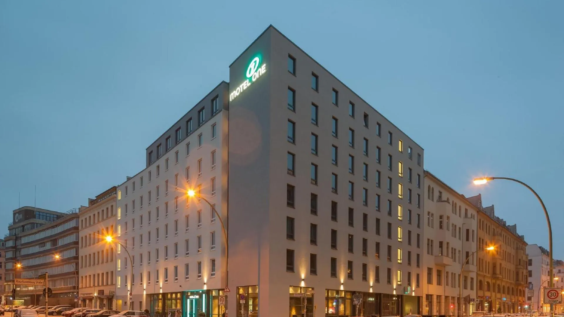 Motel One Berlin-Hackescher Markt Hotel