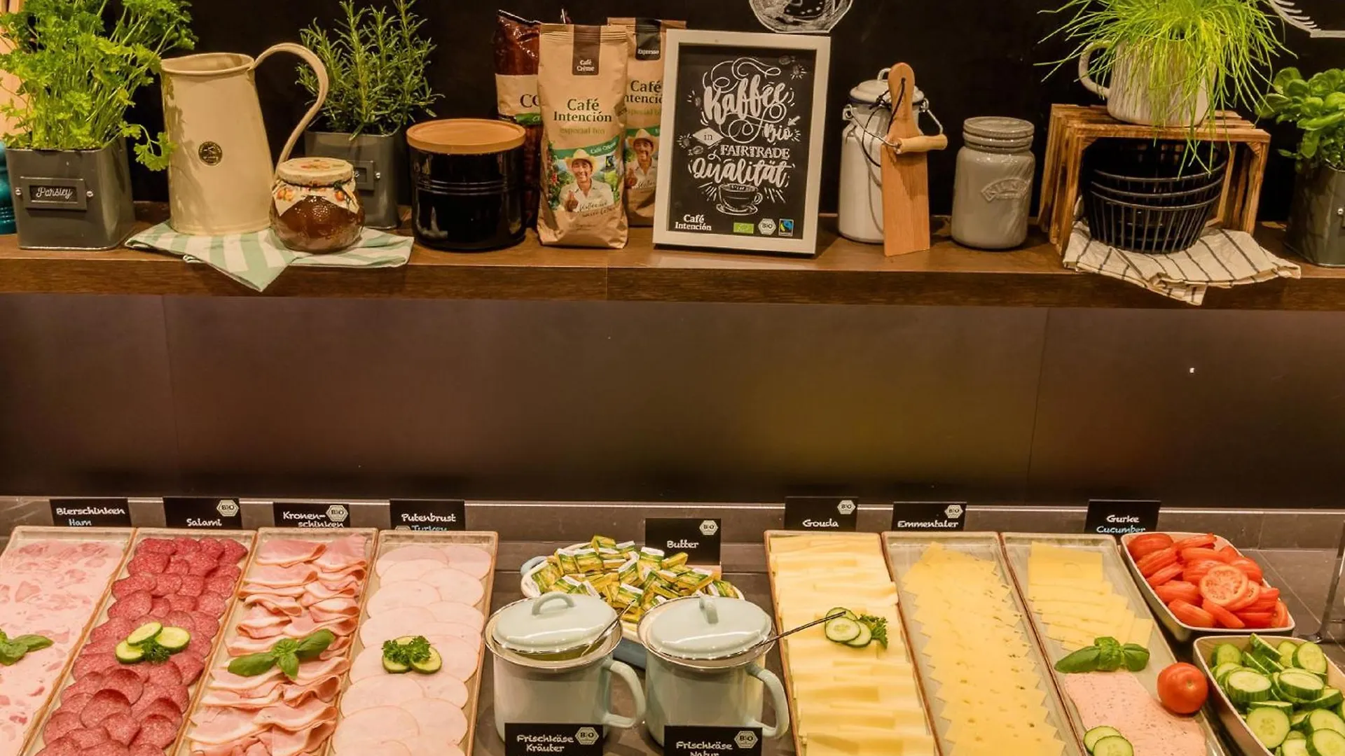 Motel One Berlin-Hackescher Markt 3*, Берлин